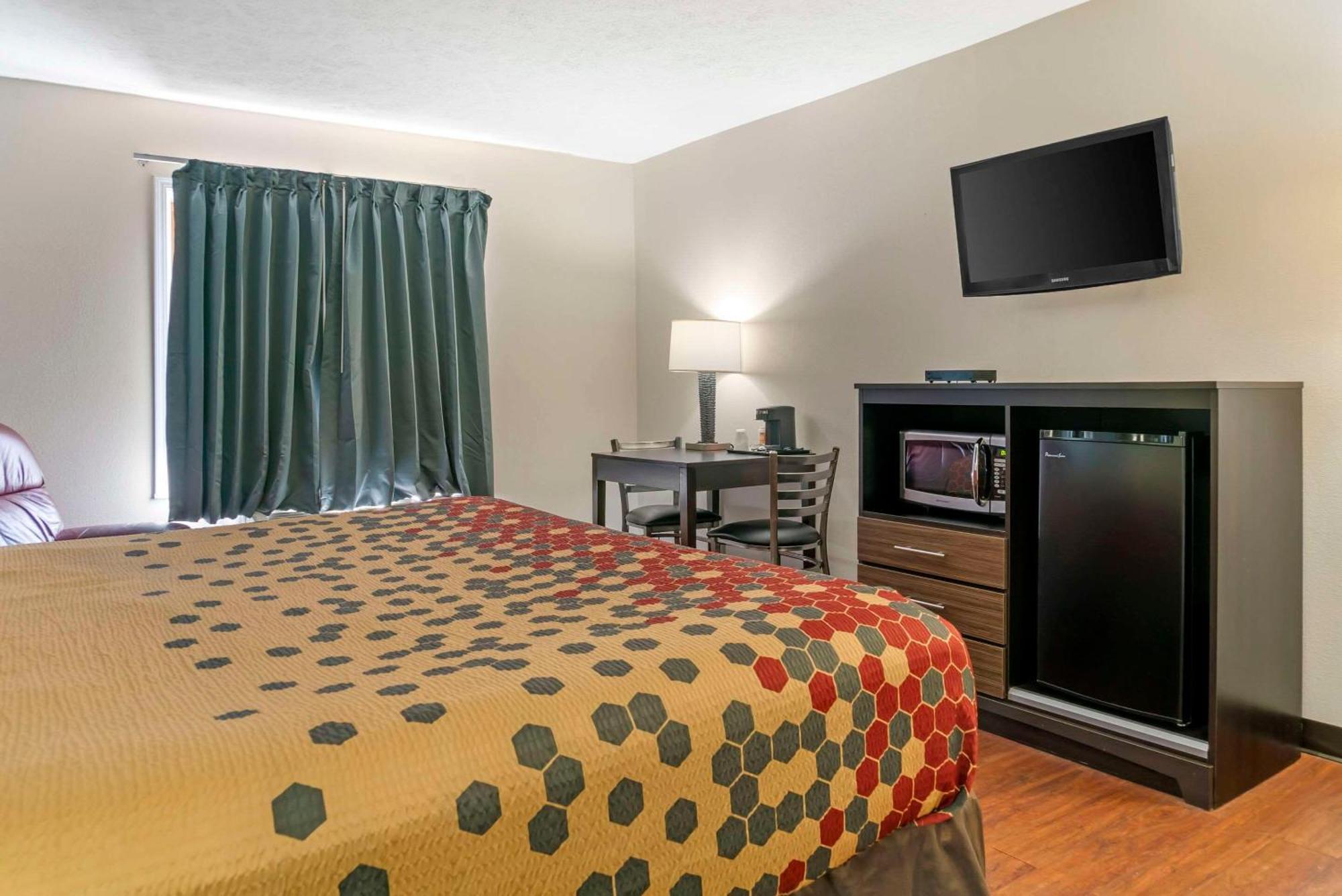 Econo Lodge Traverse City Esterno foto