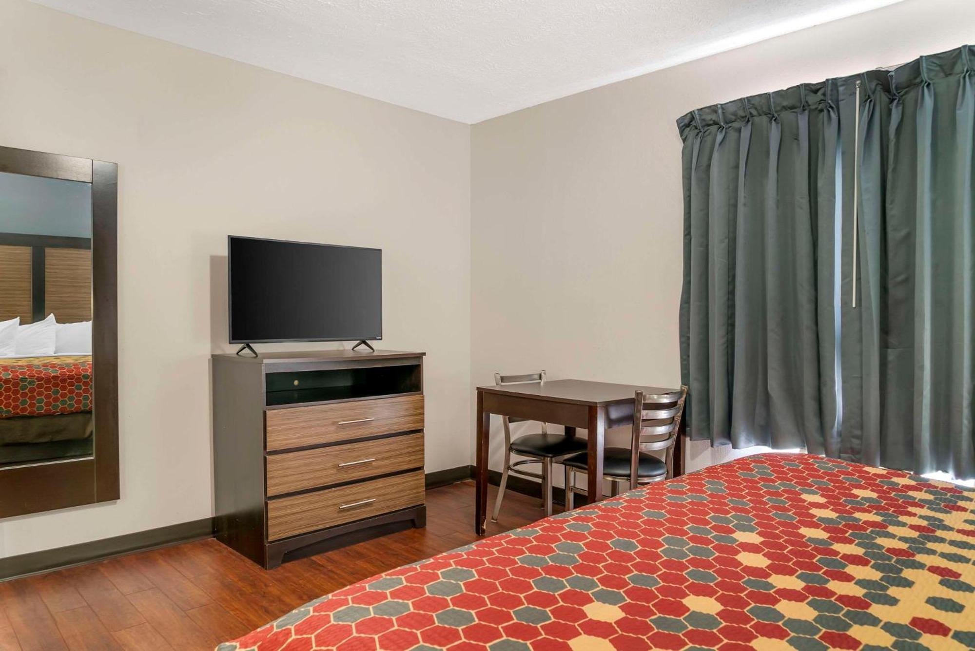 Econo Lodge Traverse City Esterno foto