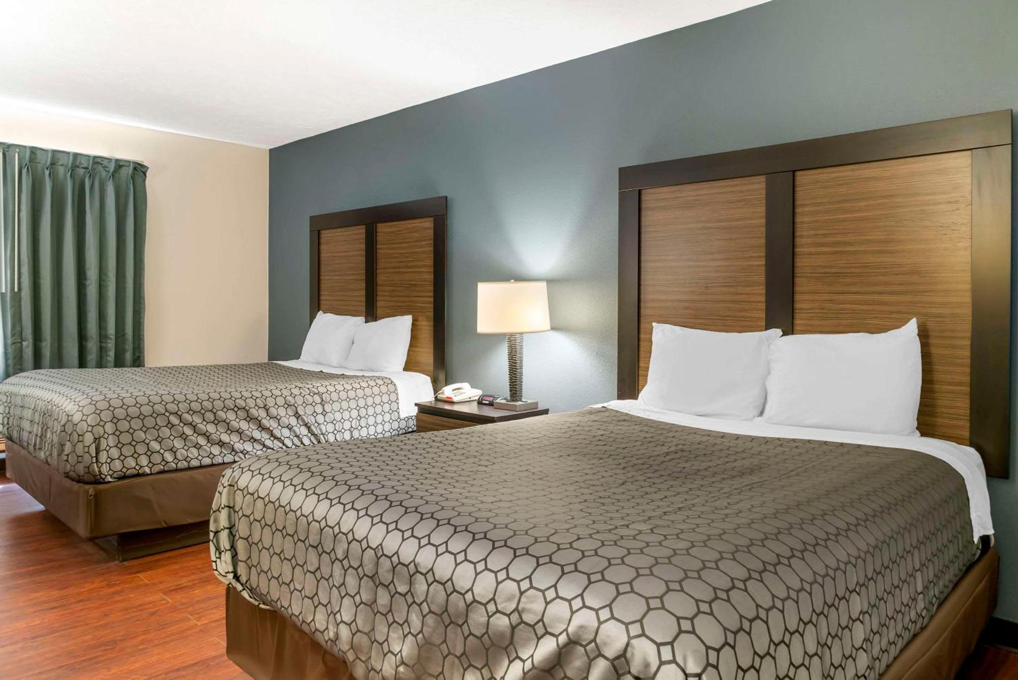 Econo Lodge Traverse City Esterno foto