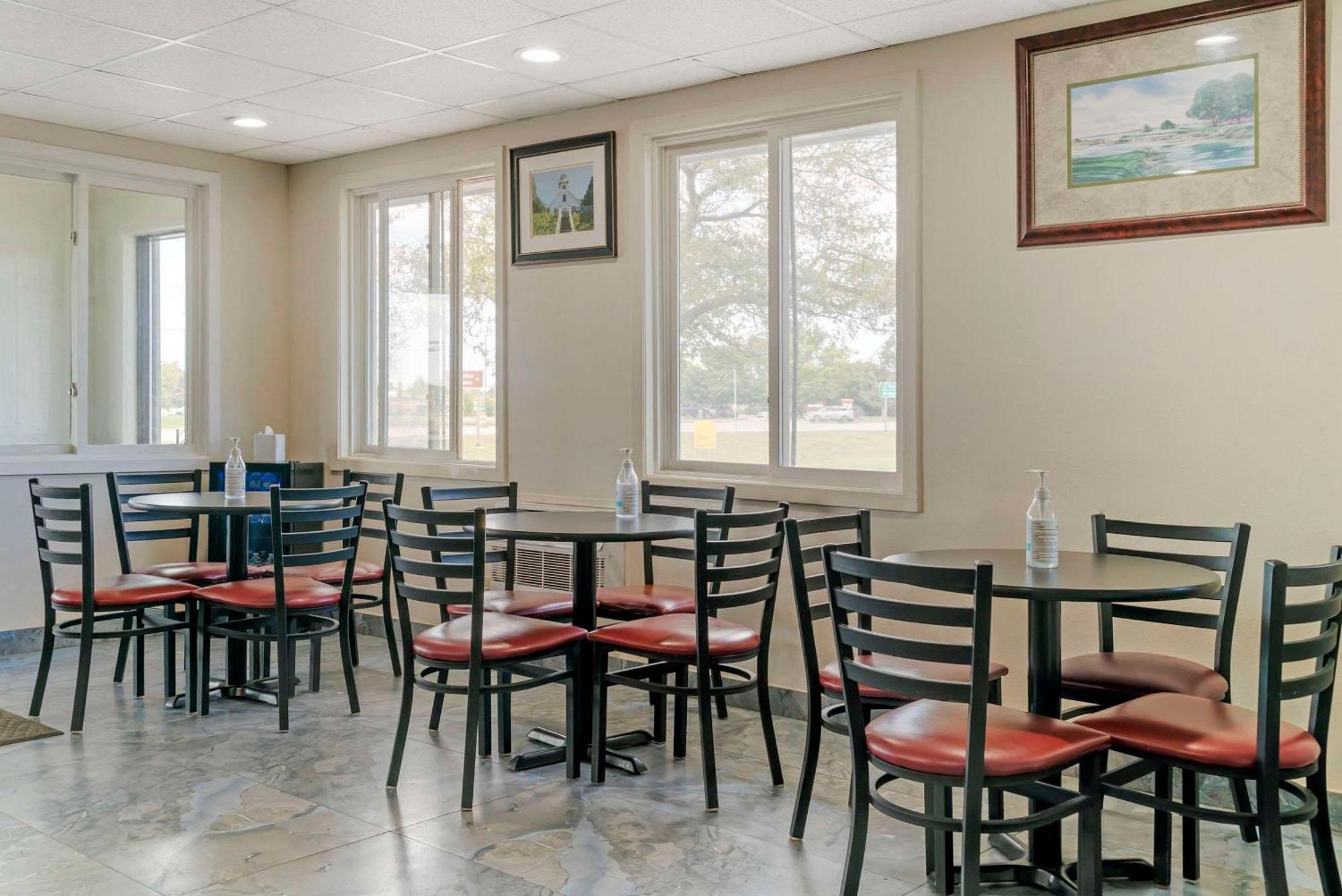 Econo Lodge Traverse City Esterno foto