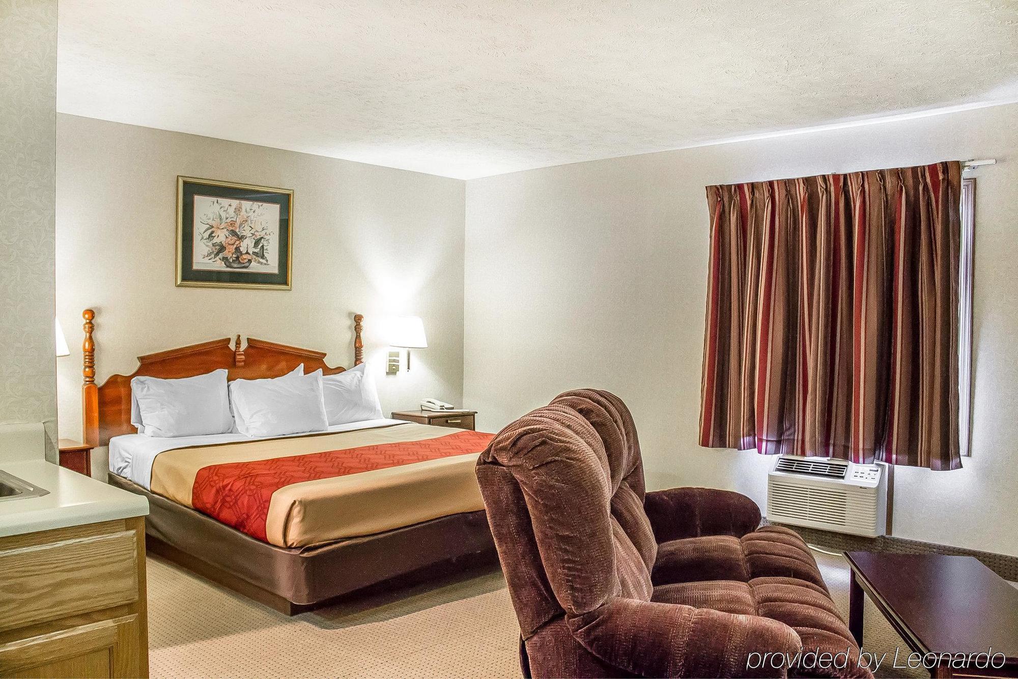 Econo Lodge Traverse City Esterno foto