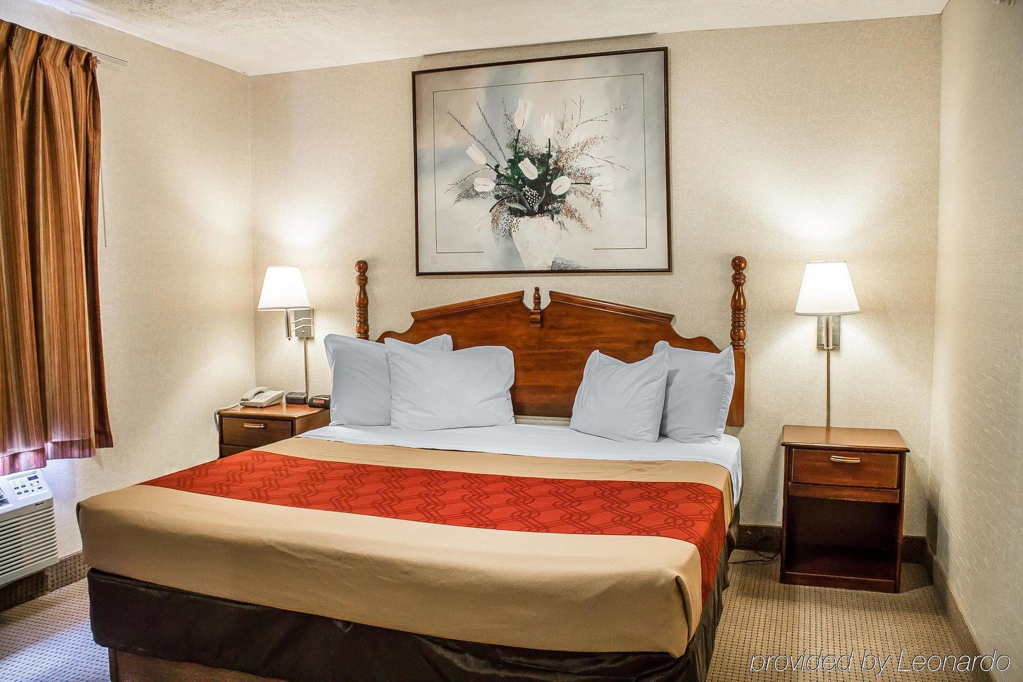 Econo Lodge Traverse City Esterno foto